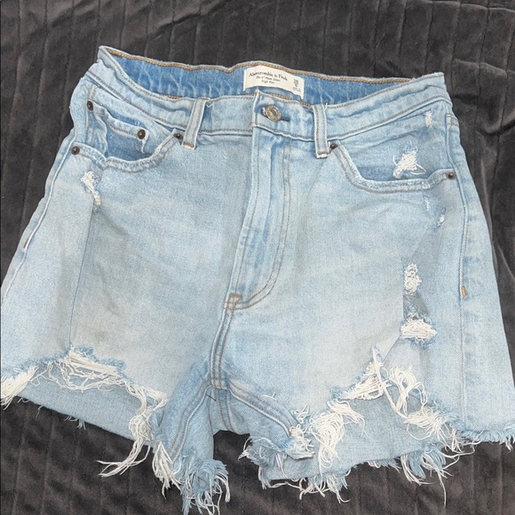 Abercrombie & Fitch Pants - Abercrombie & Fitch 4 in Curve Love Mom Short